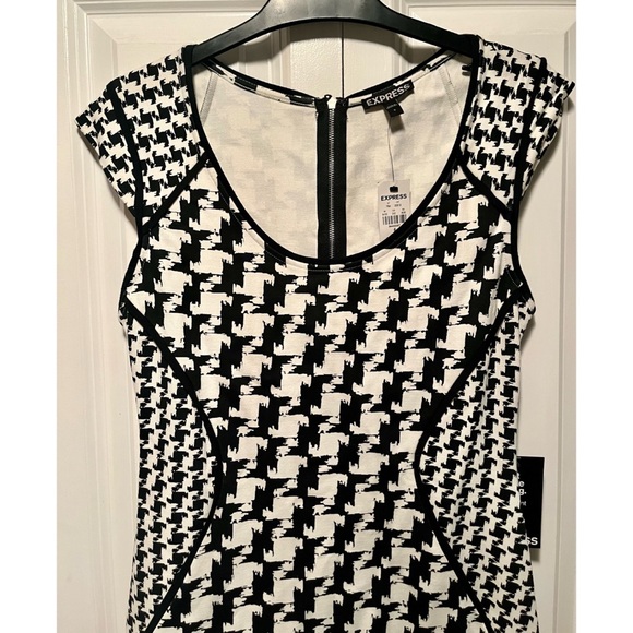 Houndstooth Stretchy Bodycon Dress - Picture 3 of 3
